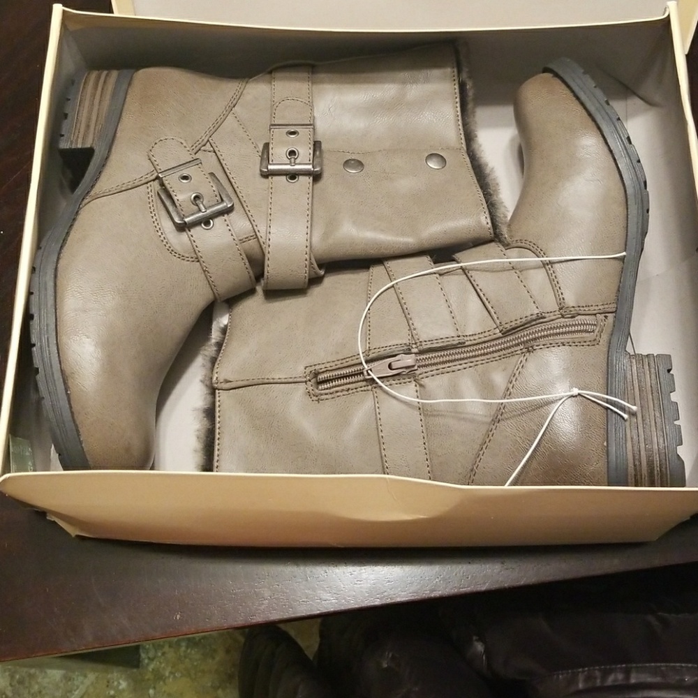 Mossimo boots